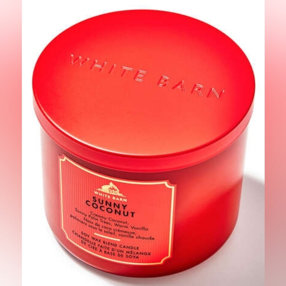 ✨️White Barn Red Sunny Coconut Candle✨️